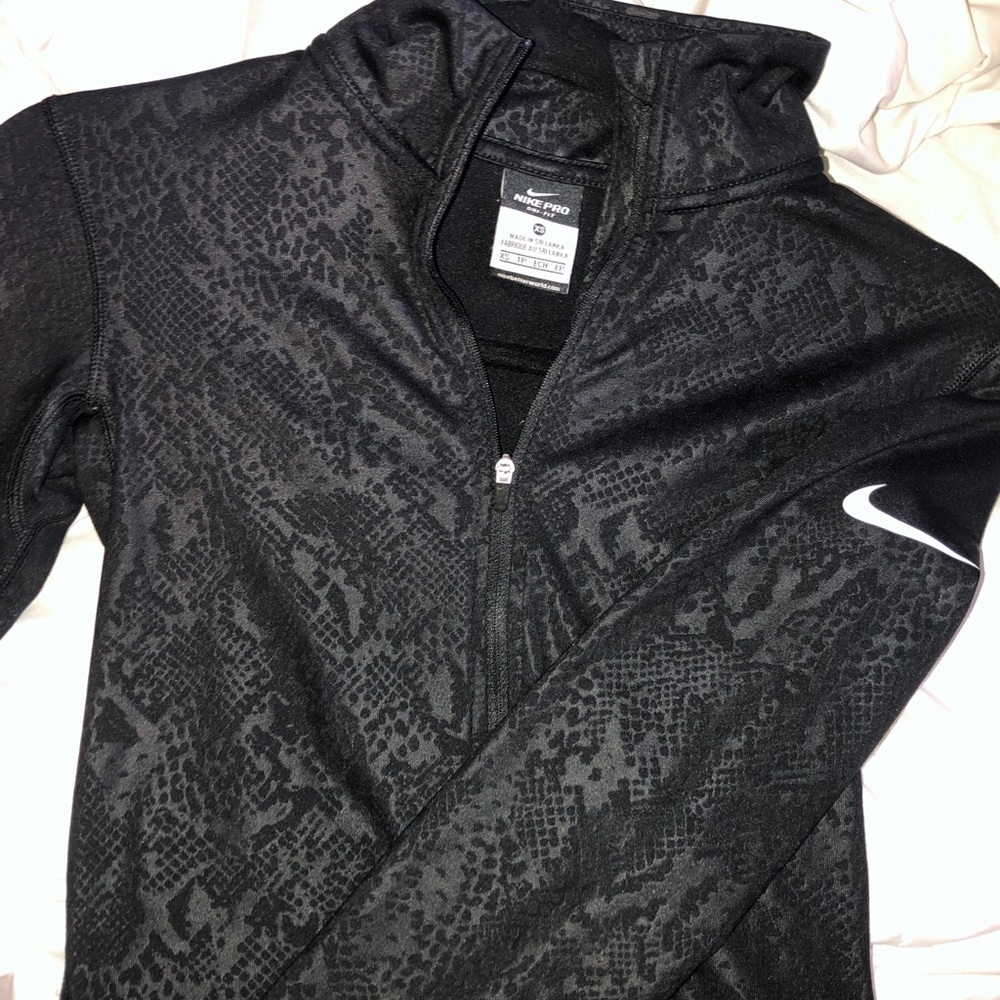 NIKE ZIP UP